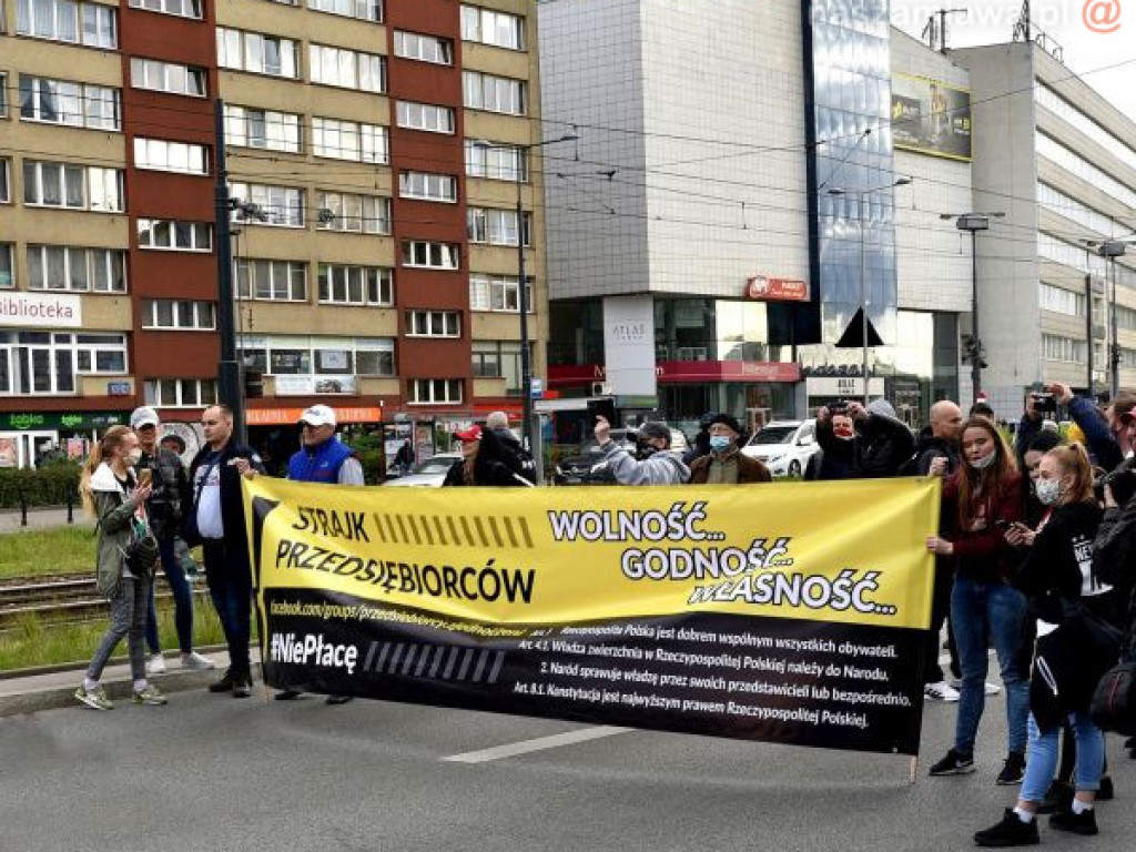 Emocjonujący protest przedsiębiorców w Warszawie. ZDJĘCIA I FILMY