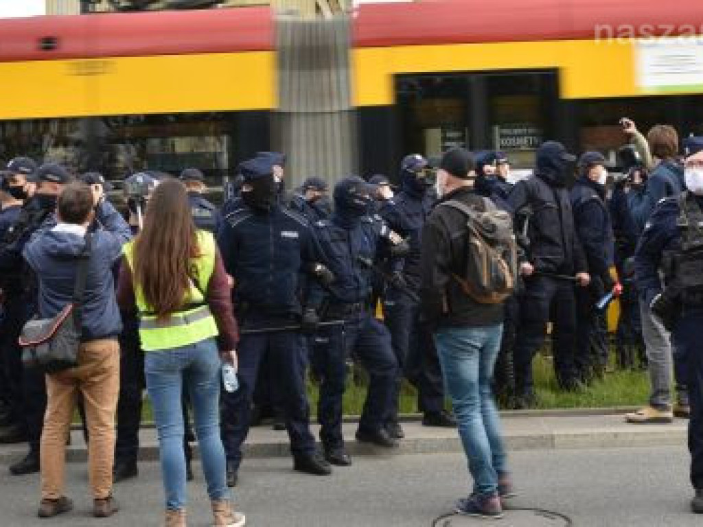Emocjonujący protest przedsiębiorców w Warszawie. ZDJĘCIA I FILMY