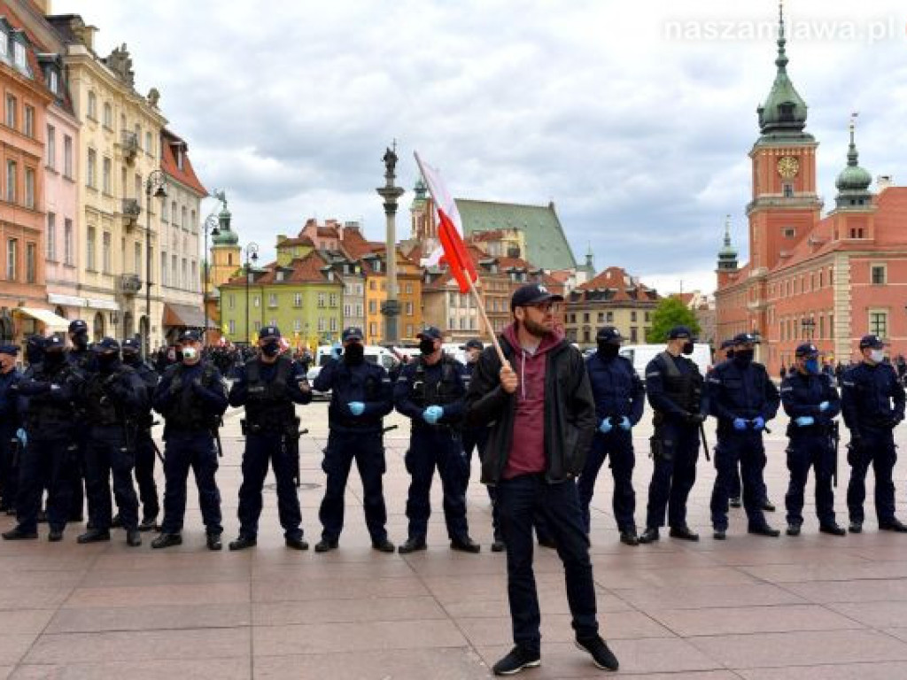 Emocjonujący protest przedsiębiorców w Warszawie. ZDJĘCIA I FILMY
