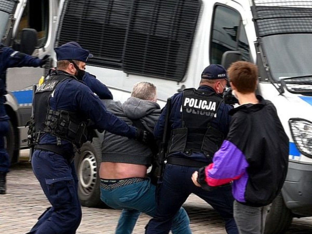 Emocjonujący protest przedsiębiorców w Warszawie. ZDJĘCIA I FILMY