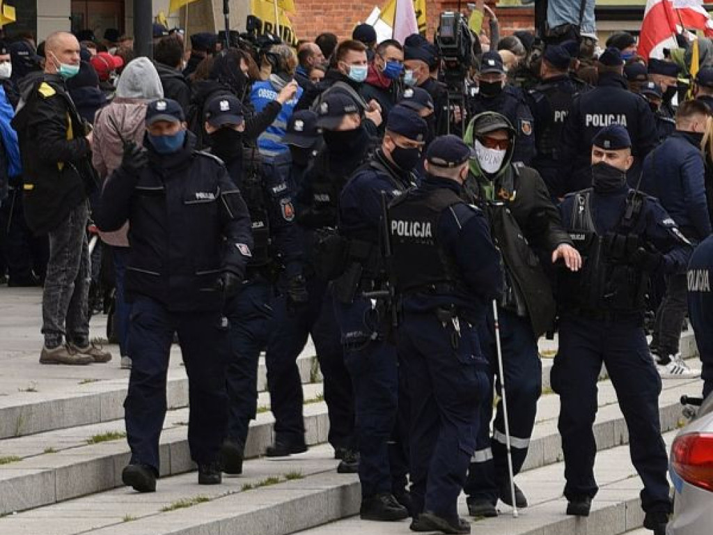 Emocjonujący protest przedsiębiorców w Warszawie. ZDJĘCIA I FILMY