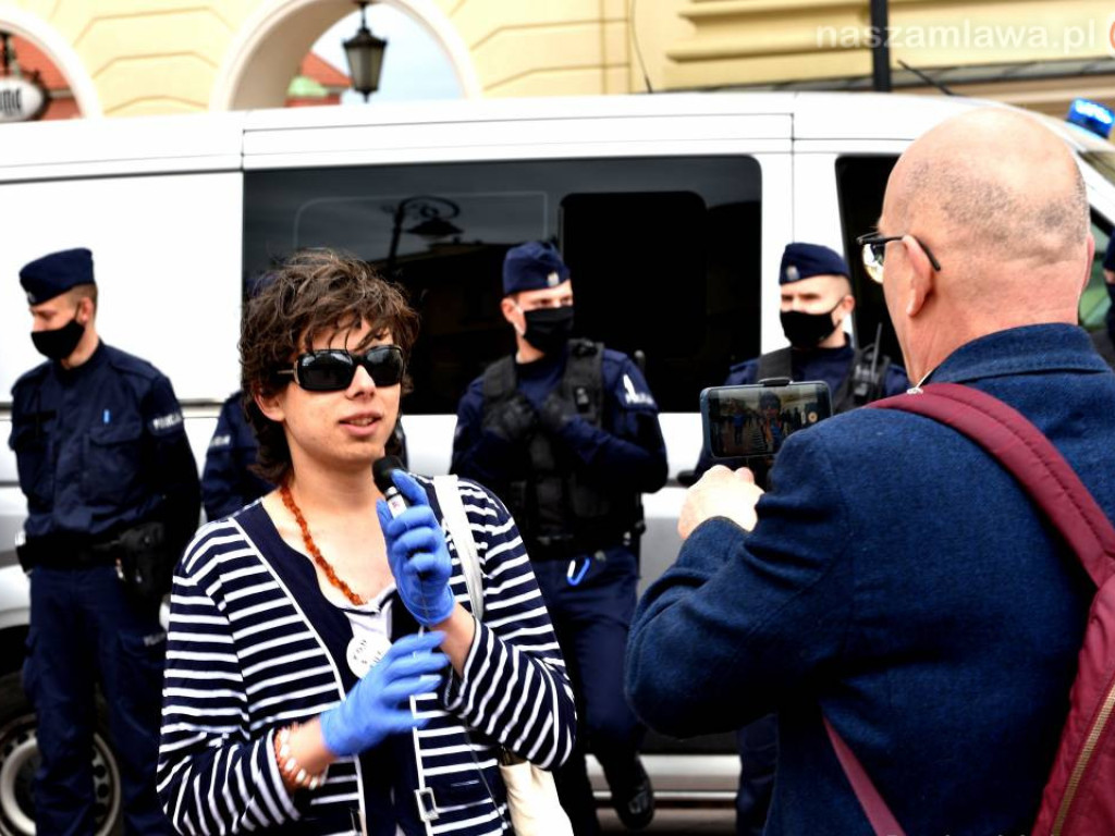 Emocjonujący protest przedsiębiorców w Warszawie. ZDJĘCIA I FILMY