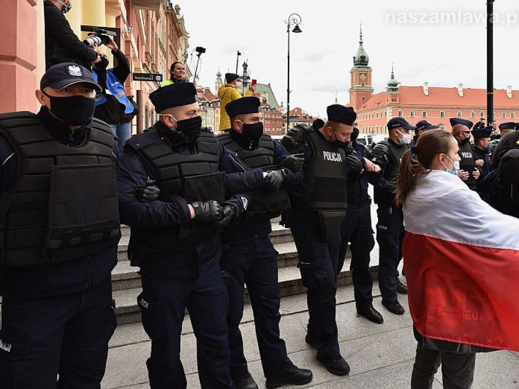 Emocjonujący protest przedsiębiorców w Warszawie. ZDJĘCIA I FILMY