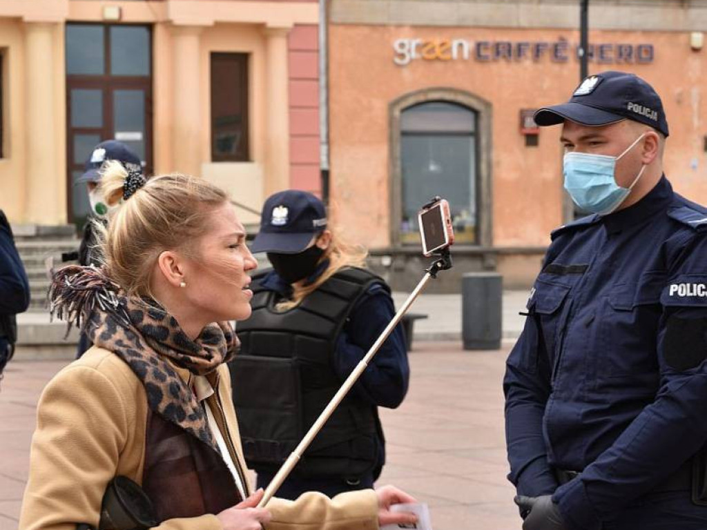 Emocjonujący protest przedsiębiorców w Warszawie. ZDJĘCIA I FILMY