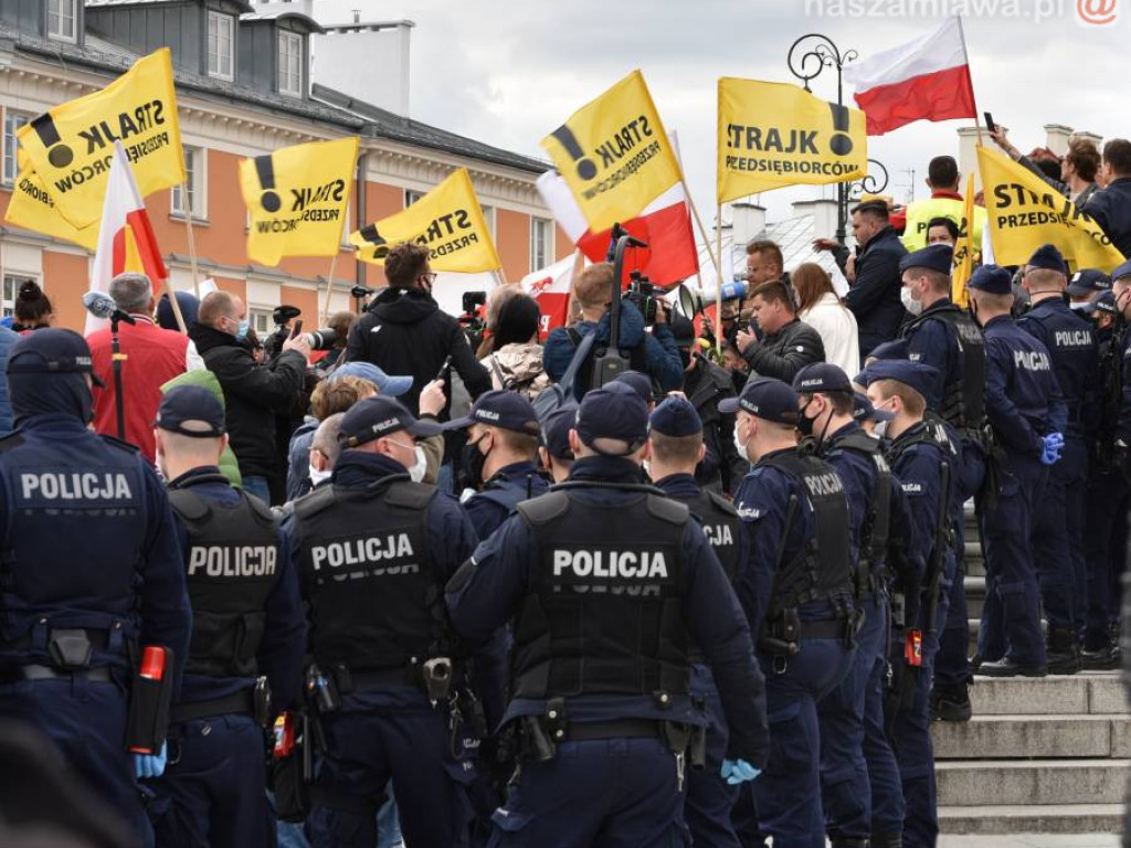 Emocjonujący protest przedsiębiorców w Warszawie. ZDJĘCIA I FILMY