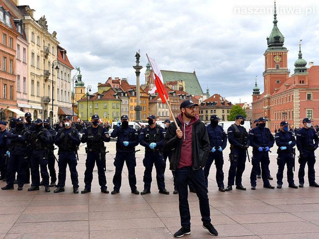 Emocjonujący protest przedsiębiorców w Warszawie. ZDJĘCIA I FILMY