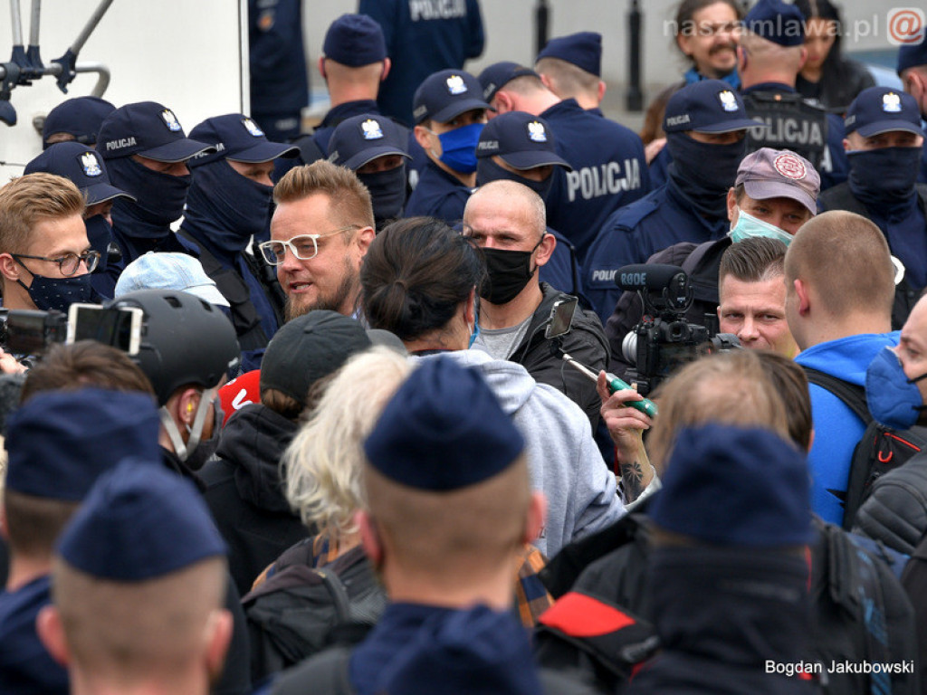 Protest w Warszawie. Nasza relacja [ZDJĘCIA i FILMY]