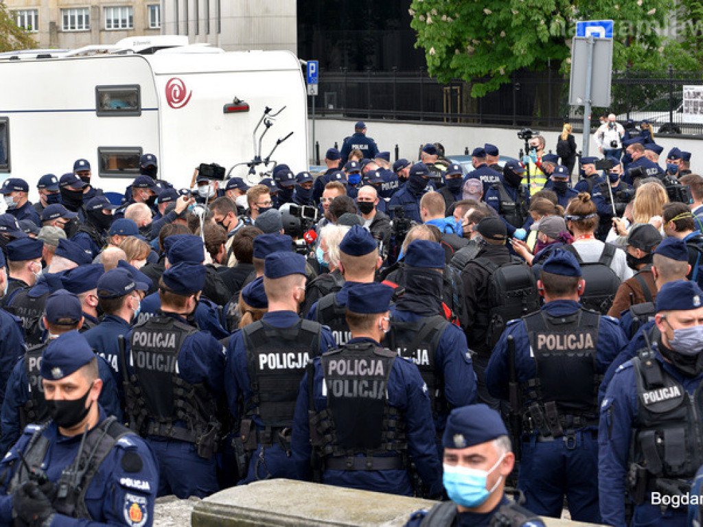 Protest w Warszawie. Nasza relacja [ZDJĘCIA i FILMY]