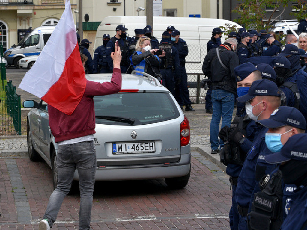 Protest w Warszawie. Nasza relacja [ZDJĘCIA i FILMY]