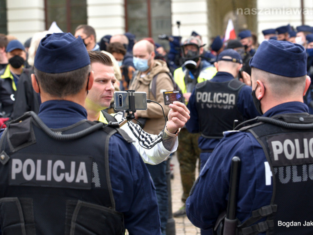 Protest w Warszawie. Nasza relacja [ZDJĘCIA i FILMY]