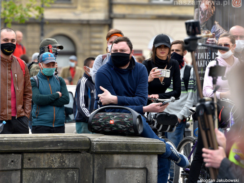 Protest w Warszawie. Nasza relacja [ZDJĘCIA i FILMY]