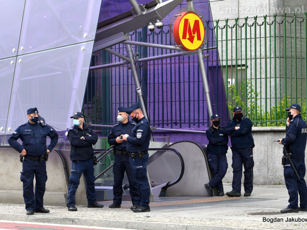 Protest w Warszawie. Nasza relacja [ZDJĘCIA i FILMY]
