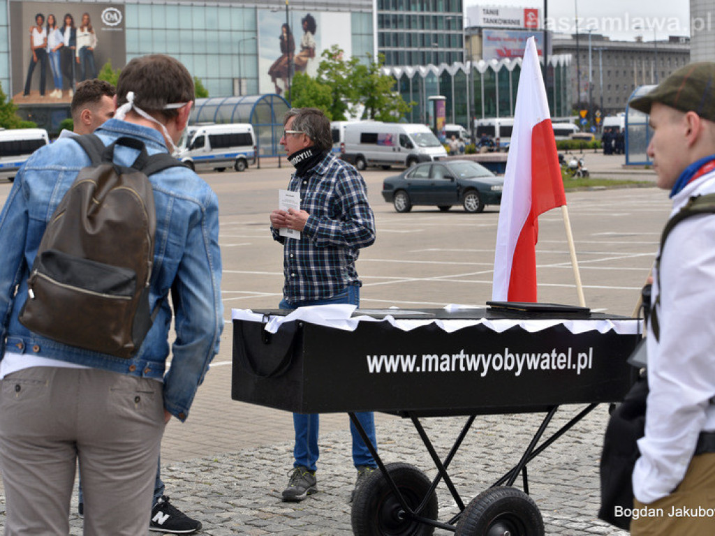 Protest w Warszawie. Nasza relacja [ZDJĘCIA i FILMY]
