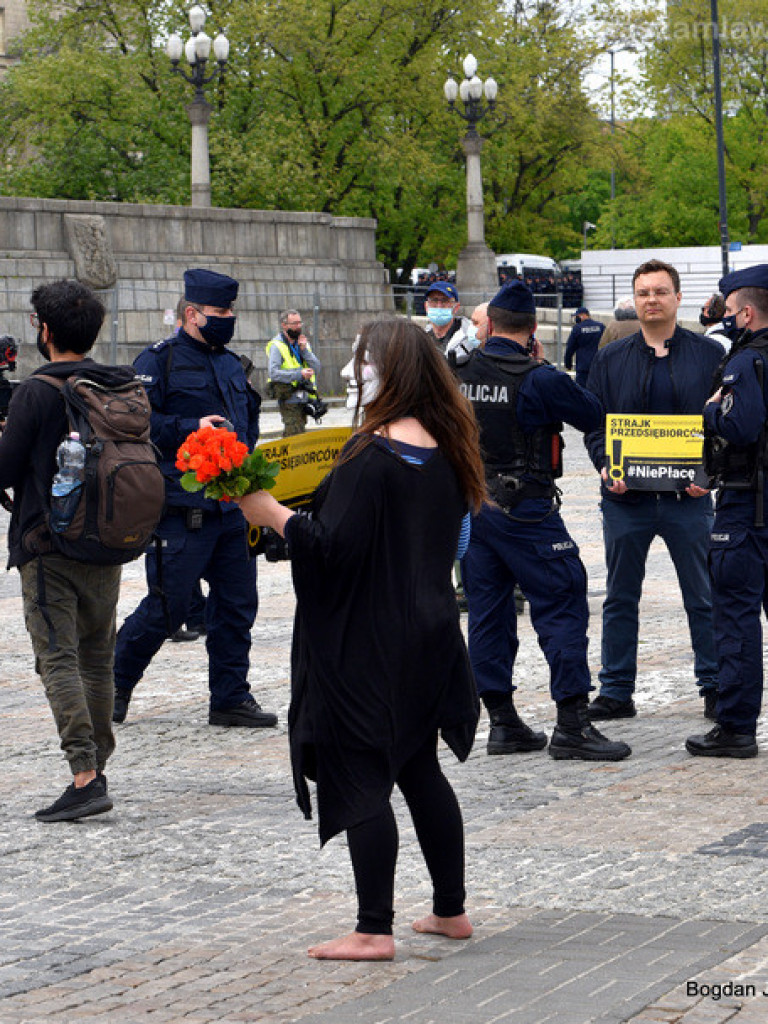 Protest w Warszawie. Nasza relacja [ZDJĘCIA i FILMY]