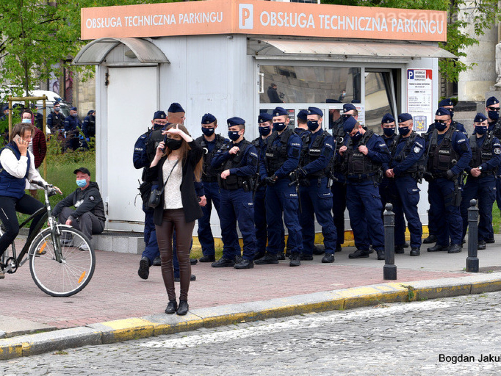 Protest w Warszawie. Nasza relacja [ZDJĘCIA i FILMY]