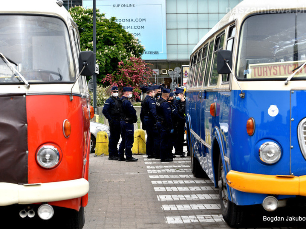 Protest w Warszawie. Nasza relacja [ZDJĘCIA i FILMY]