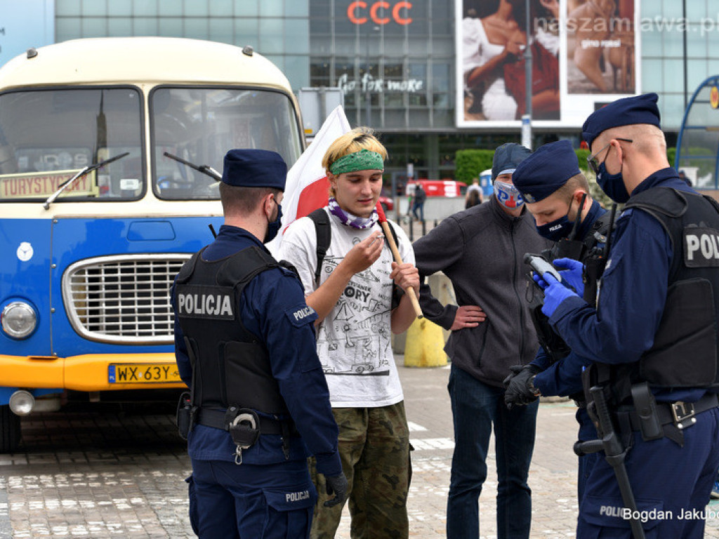 Protest w Warszawie. Nasza relacja [ZDJĘCIA i FILMY]