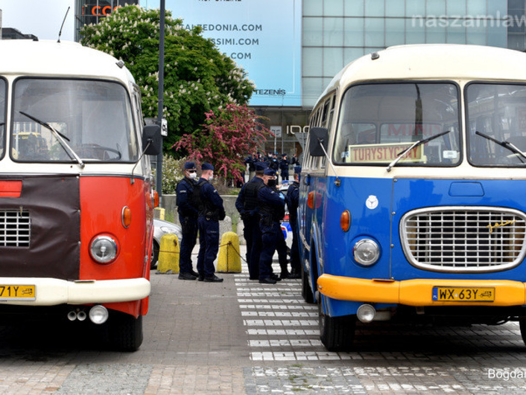 Protest w Warszawie. Nasza relacja [ZDJĘCIA i FILMY]