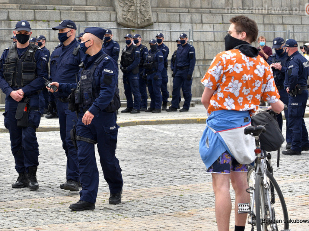 Protest w Warszawie. Nasza relacja [ZDJĘCIA i FILMY]
