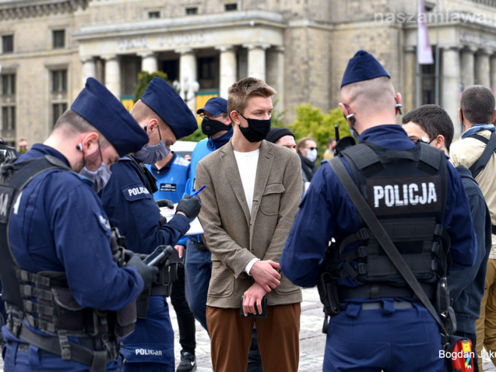 Protest w Warszawie. Nasza relacja [ZDJĘCIA i FILMY]