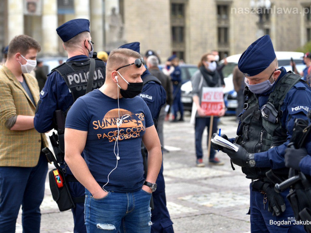 Protest w Warszawie. Nasza relacja [ZDJĘCIA i FILMY]