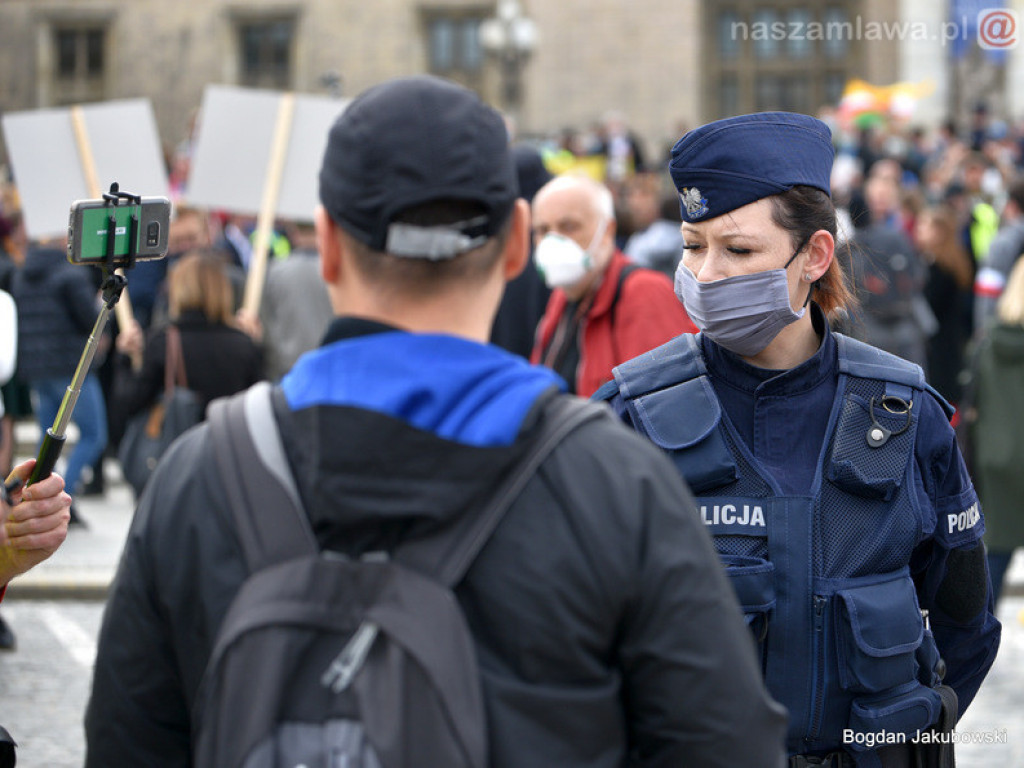 Protest w Warszawie. Nasza relacja [ZDJĘCIA i FILMY]