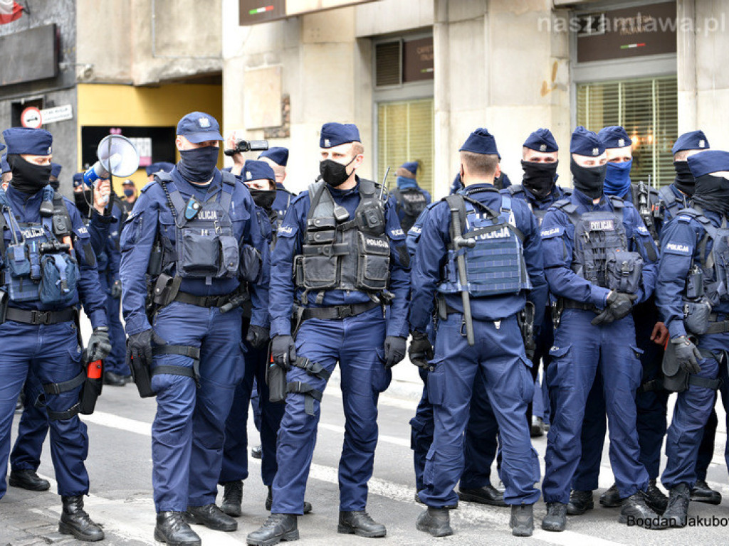 Protest w Warszawie. Nasza relacja [ZDJĘCIA i FILMY]