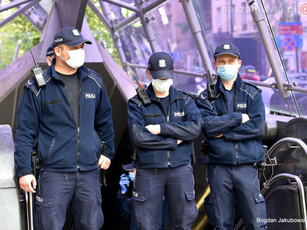 Protest w Warszawie. Nasza relacja [ZDJĘCIA i FILMY]