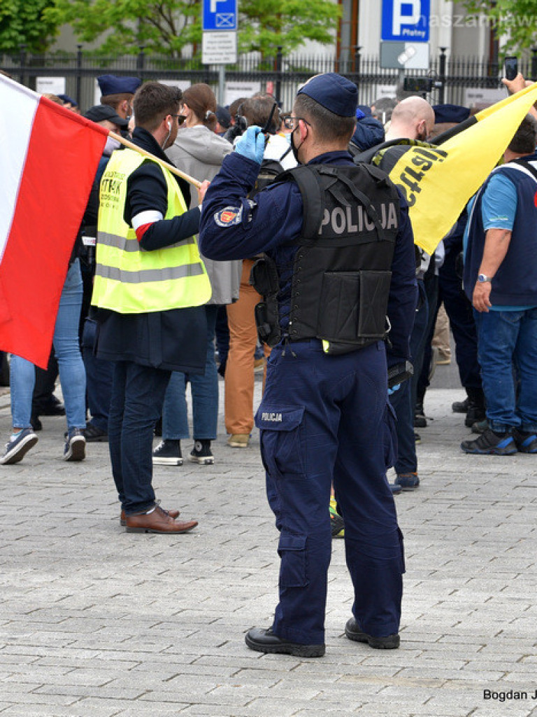 Protest w Warszawie. Nasza relacja [ZDJĘCIA i FILMY]