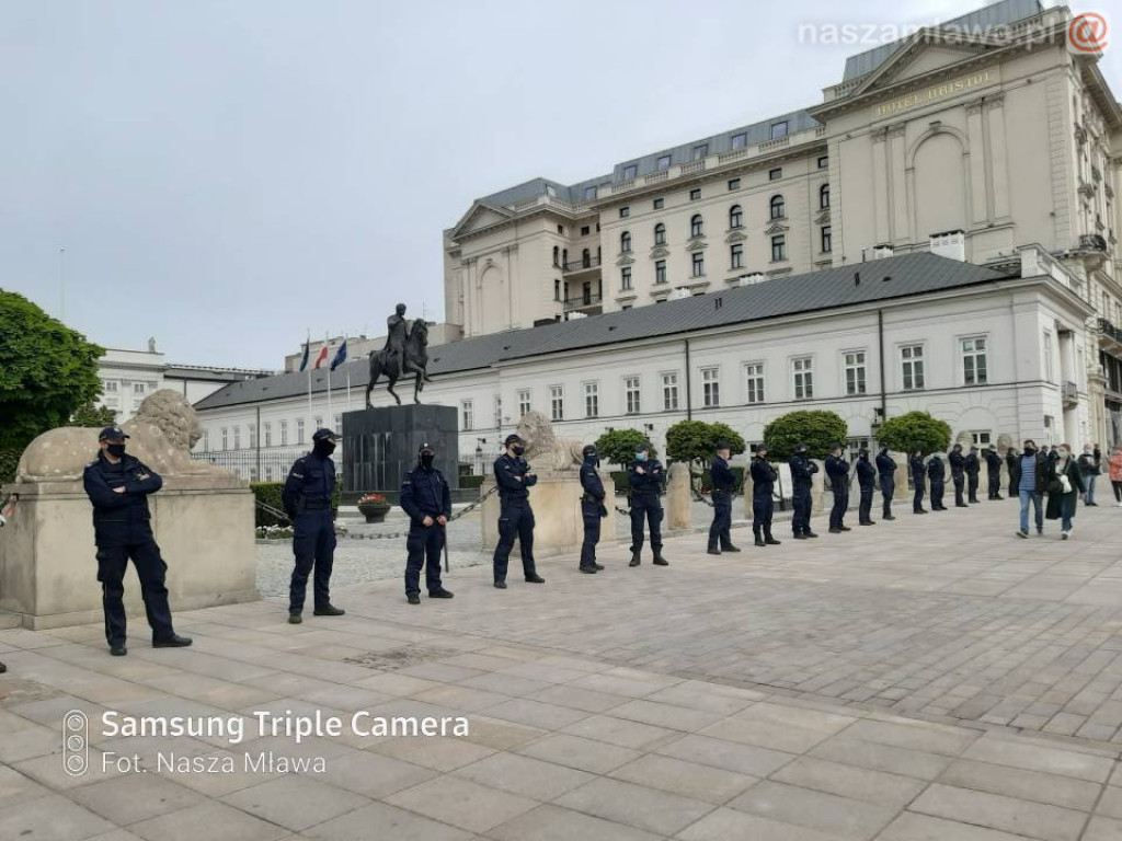 Protest w Warszawie. Nasza relacja [ZDJĘCIA i FILMY]