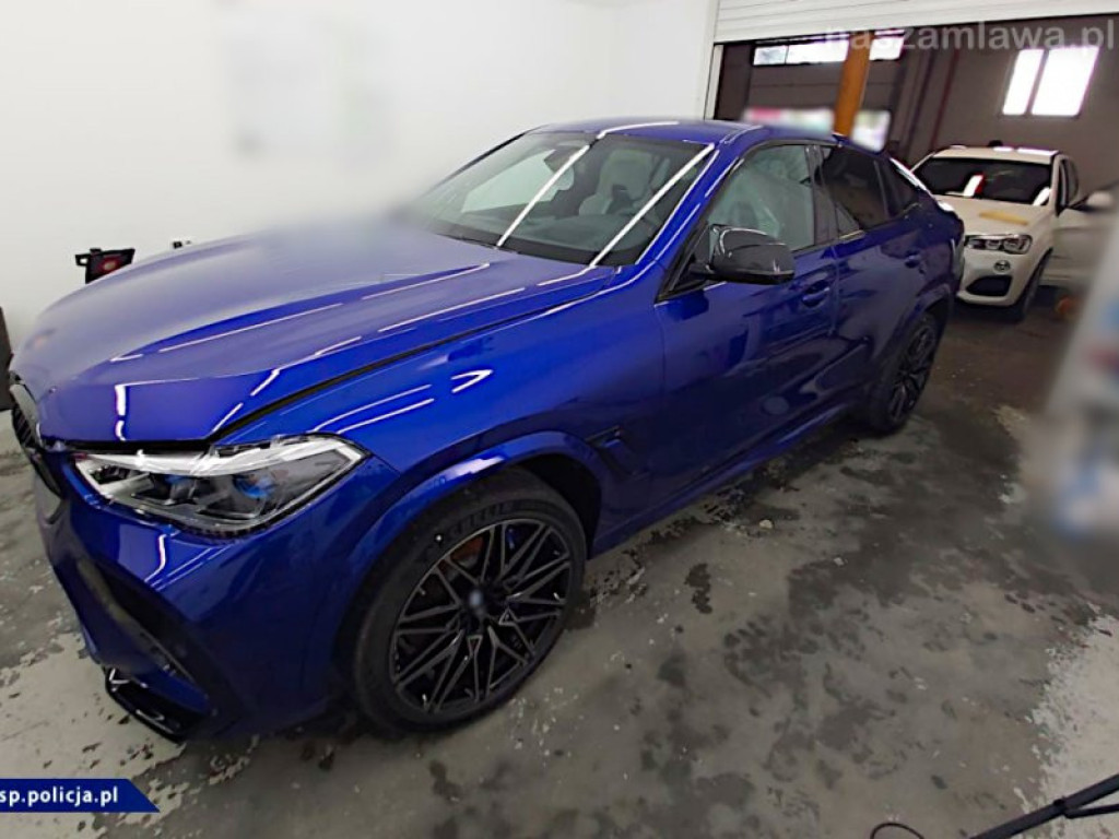 KRAJ. Luksusowe samochody, gotówka w pralce. Grupa rozbita [FILM]