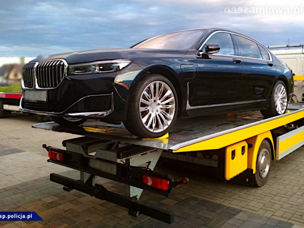 KRAJ. Luksusowe samochody, gotówka w pralce. Grupa rozbita [FILM]