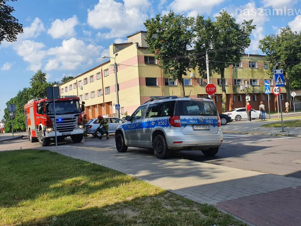 Wypadek przy mławskim szpitalu [ZDJĘCIA]