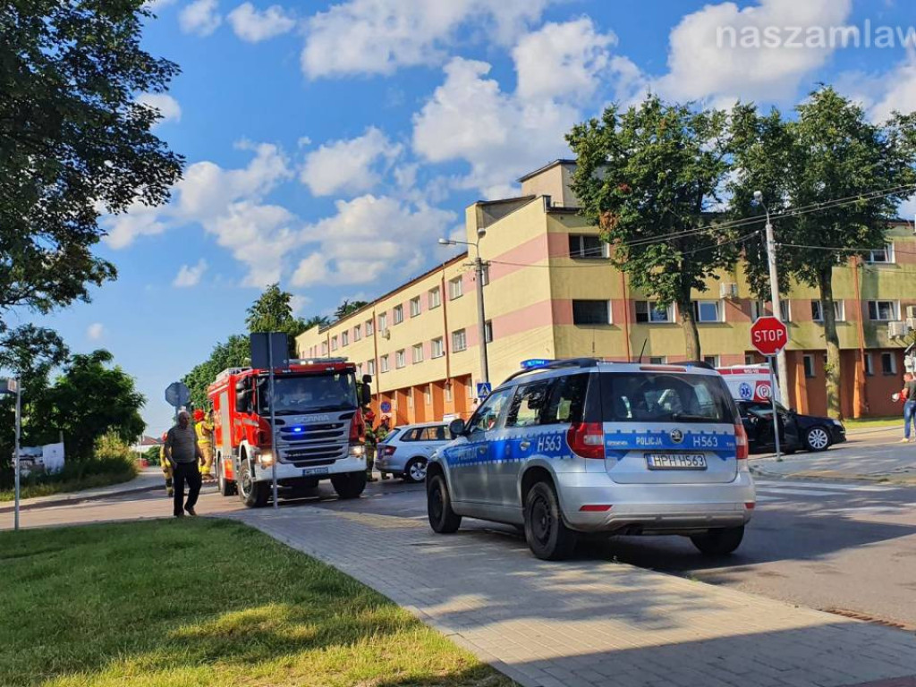 Wypadek przy mławskim szpitalu [ZDJĘCIA]