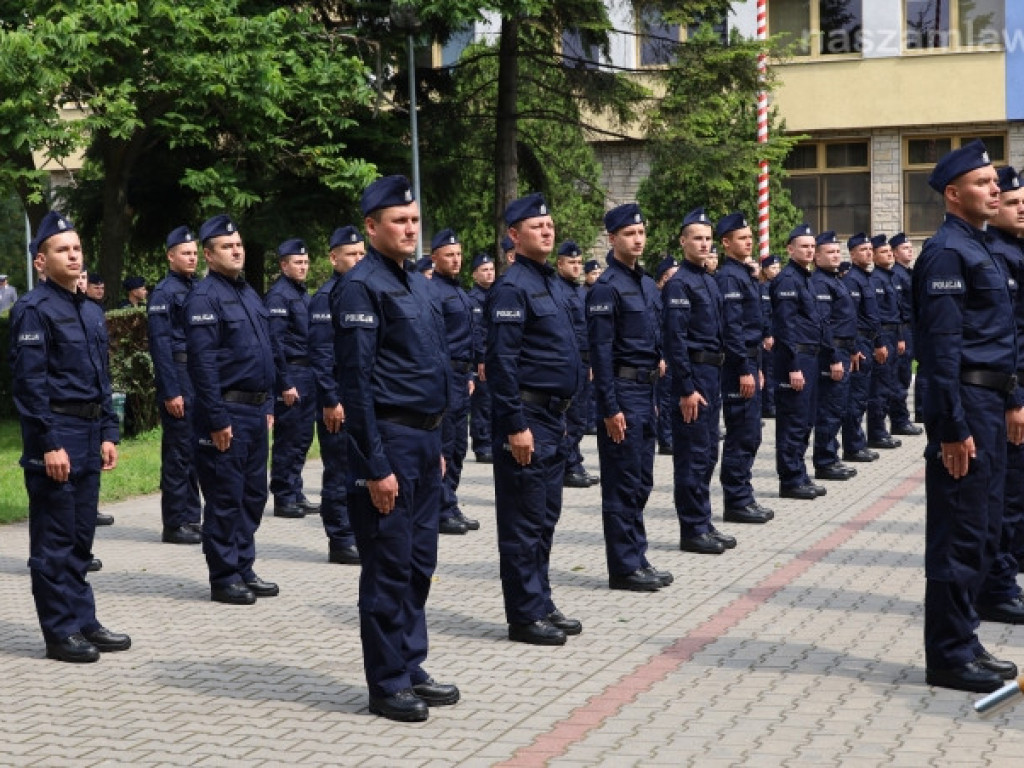 Mława. Nowi policjanci