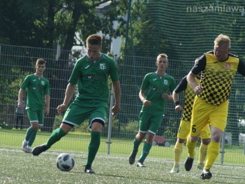 Pewny awans rezerw. Hat-trick Jastrzębowskiego