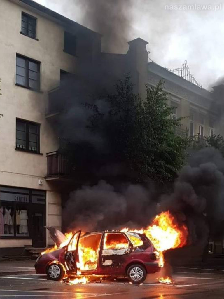Płonący samochód - zdjęcia i filmy nadesłane przez naszych czytelników