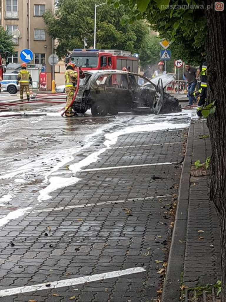 Płonący samochód - zdjęcia i filmy nadesłane przez naszych czytelników