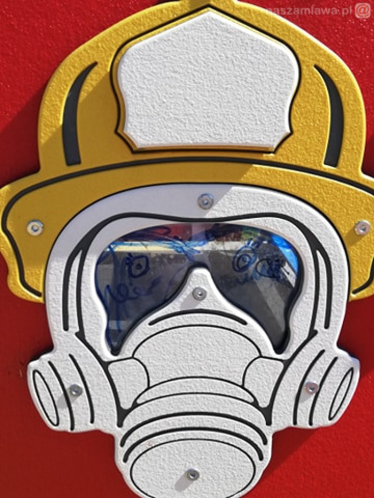 Zdewastowany zaraz po otwarciu