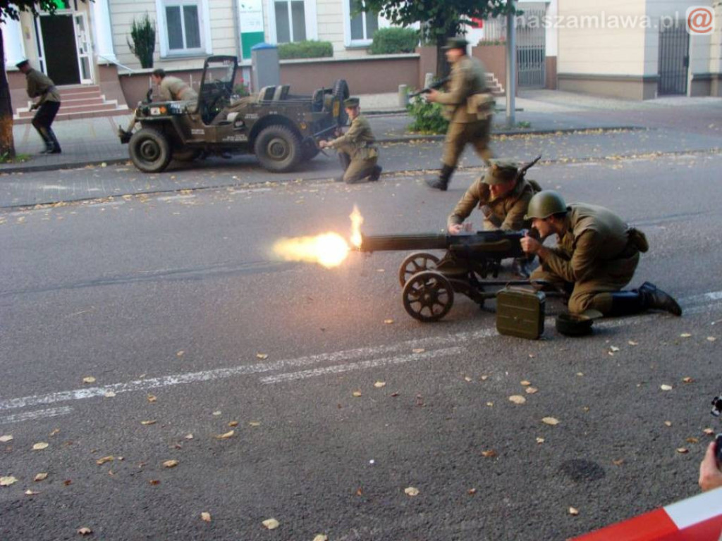 Inscenizacja odbicia więźniów z UB w Mławie [ZDJĘCIA]