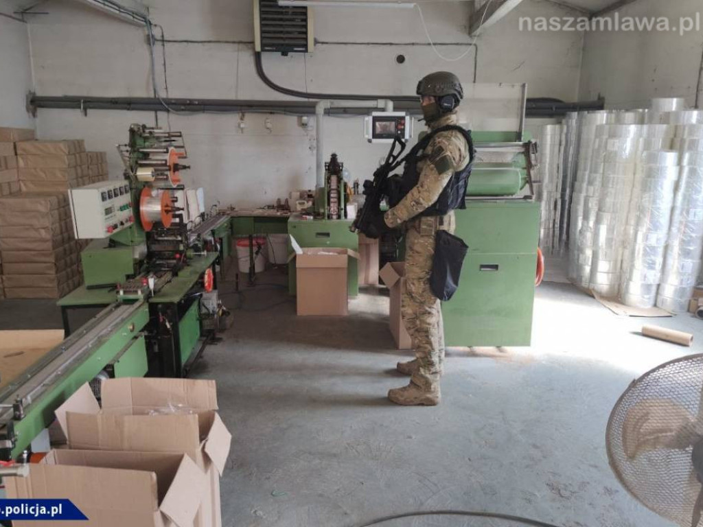 KRAJ. 2 tys. papierosów na minutę [FILM]