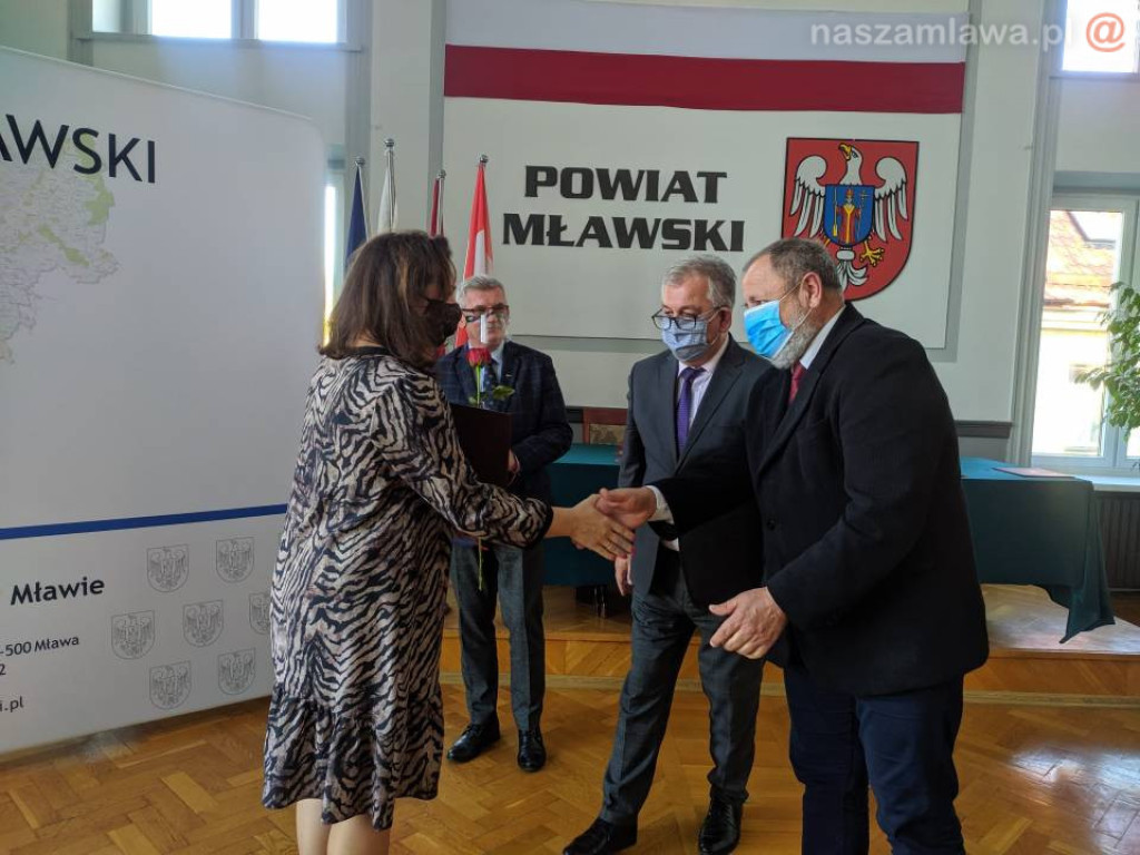 Nauczyciele docenieni przez starostę