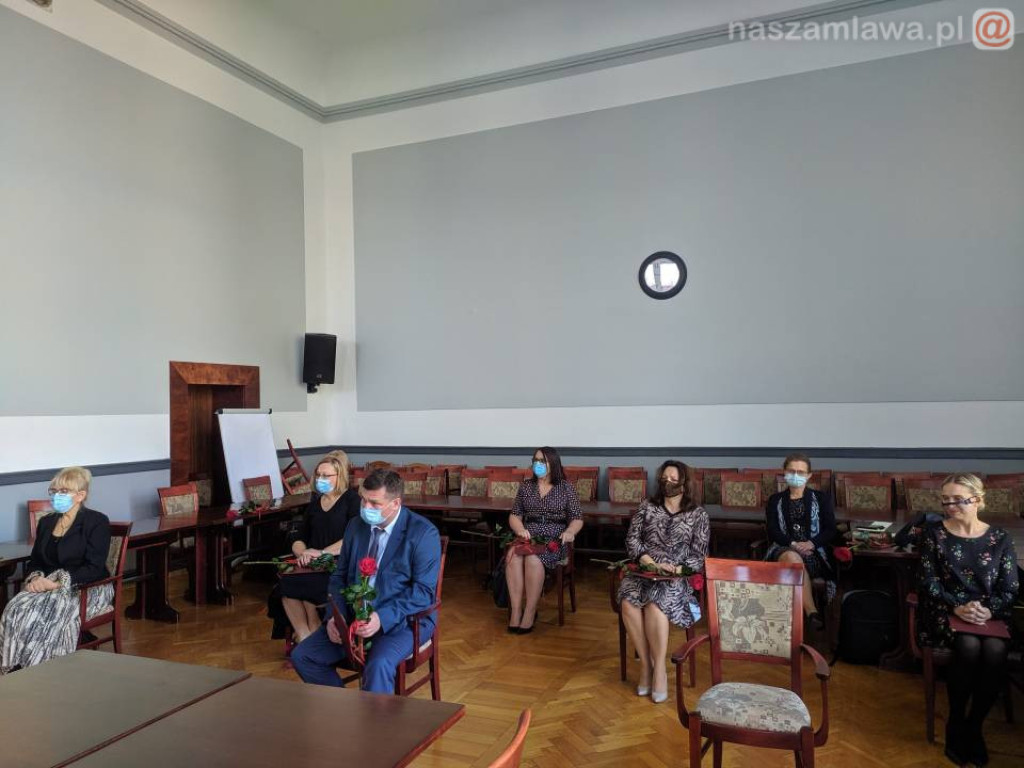 Nauczyciele docenieni przez starostę