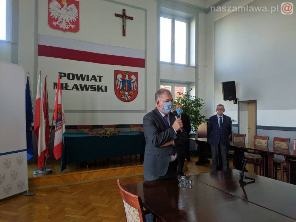 Nauczyciele docenieni przez starostę