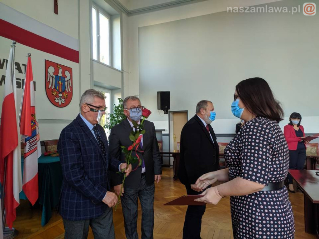 Nauczyciele docenieni przez starostę