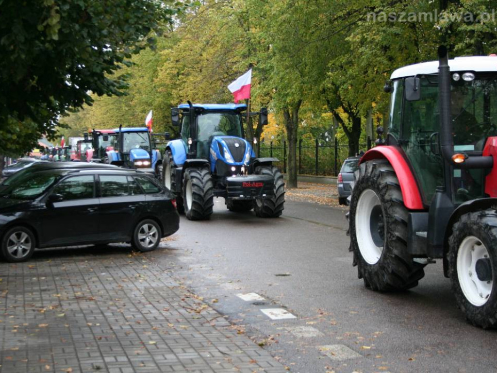 Rolnicy przepraszają i wyjaśniają, dlaczego wjechali do Mławy [FILMY]