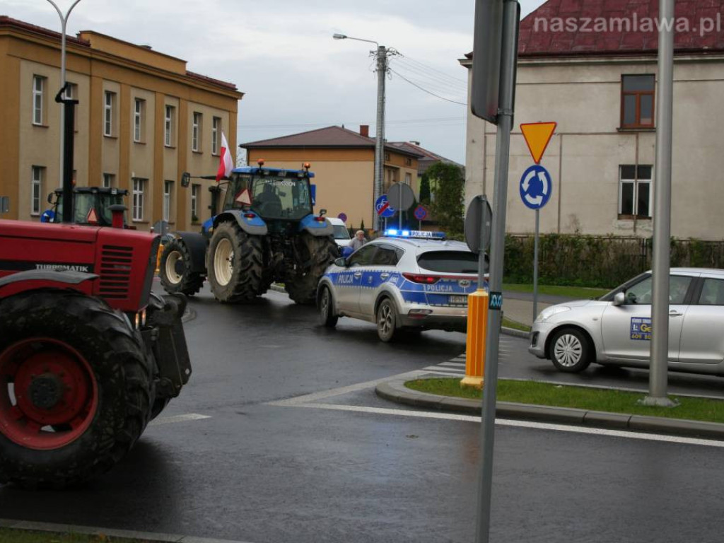 Rolnicy przepraszają i wyjaśniają, dlaczego wjechali do Mławy [FILMY]