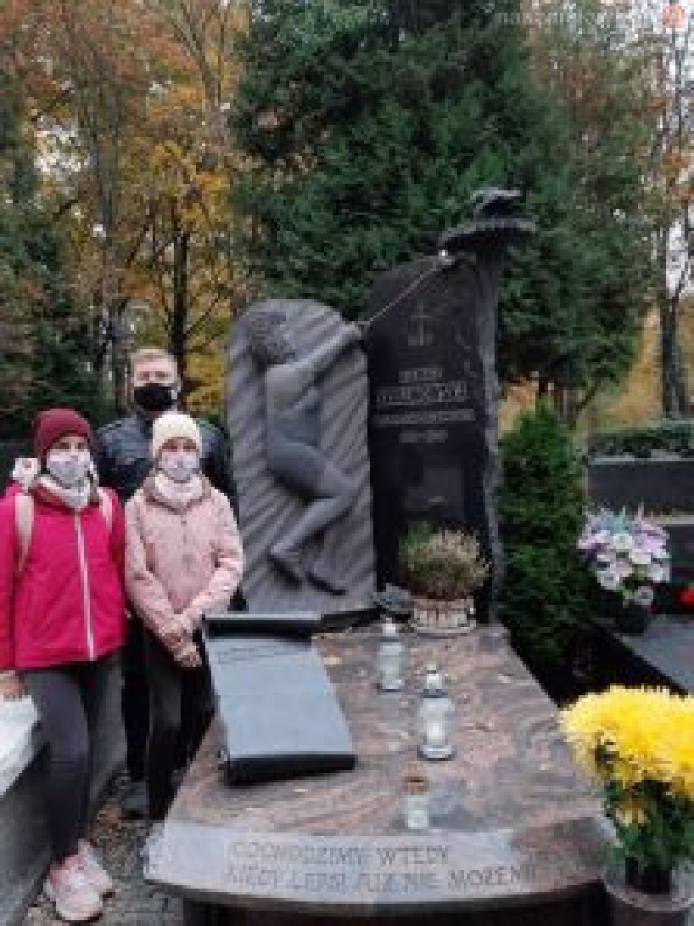 Odwiedzili groby na cmentarzu powązkowskim