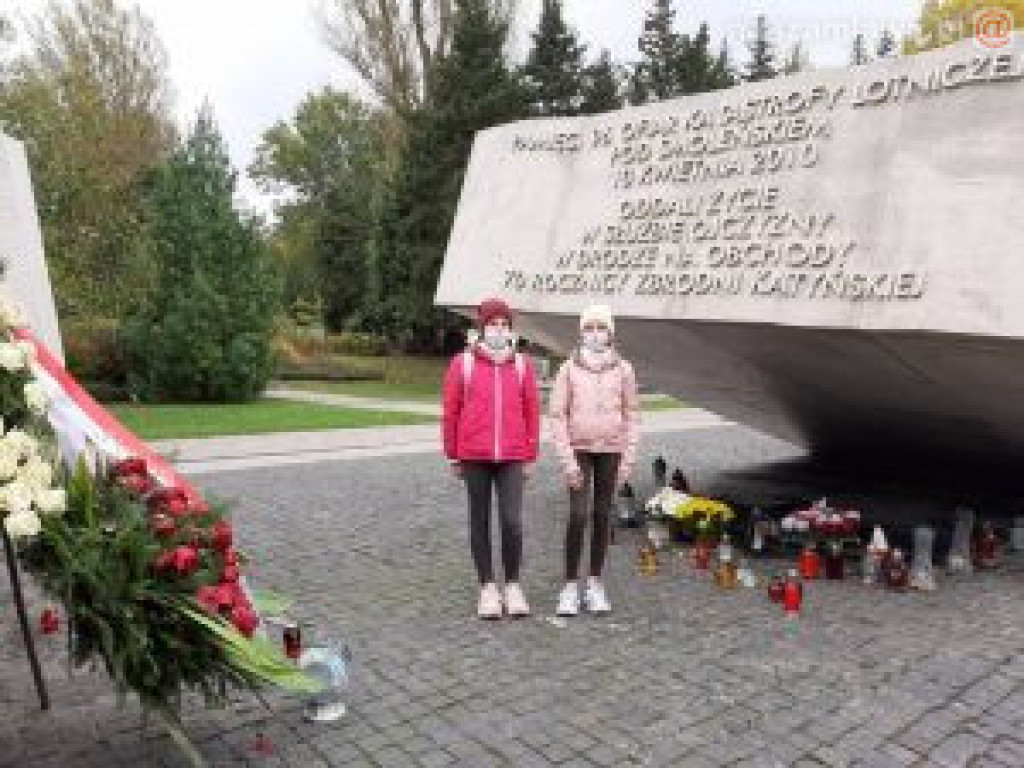 Odwiedzili groby na cmentarzu powązkowskim