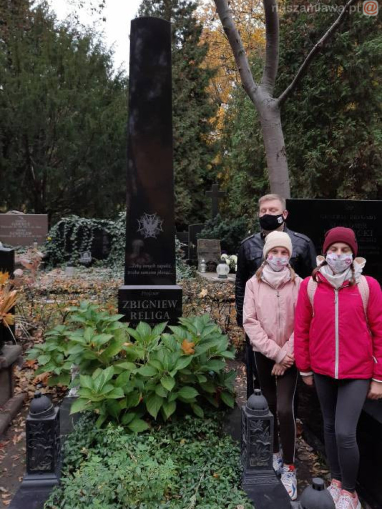 Odwiedzili groby na cmentarzu powązkowskim